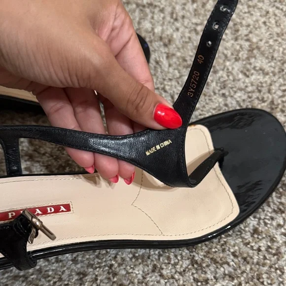 Prada Elegant Black and Cream Sandals - Picture 7 of 7